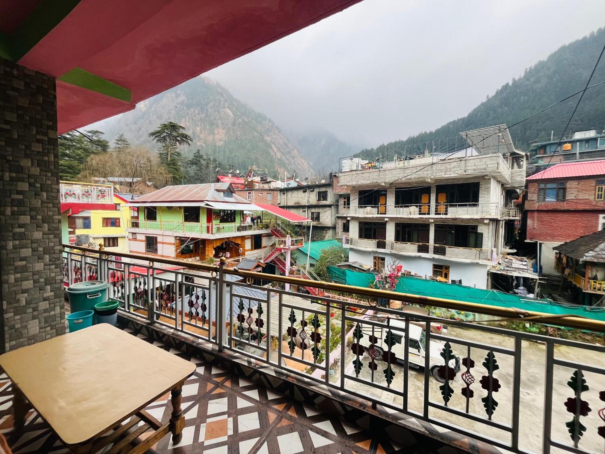 Russian Unit Kasol By Valley Exterior photo