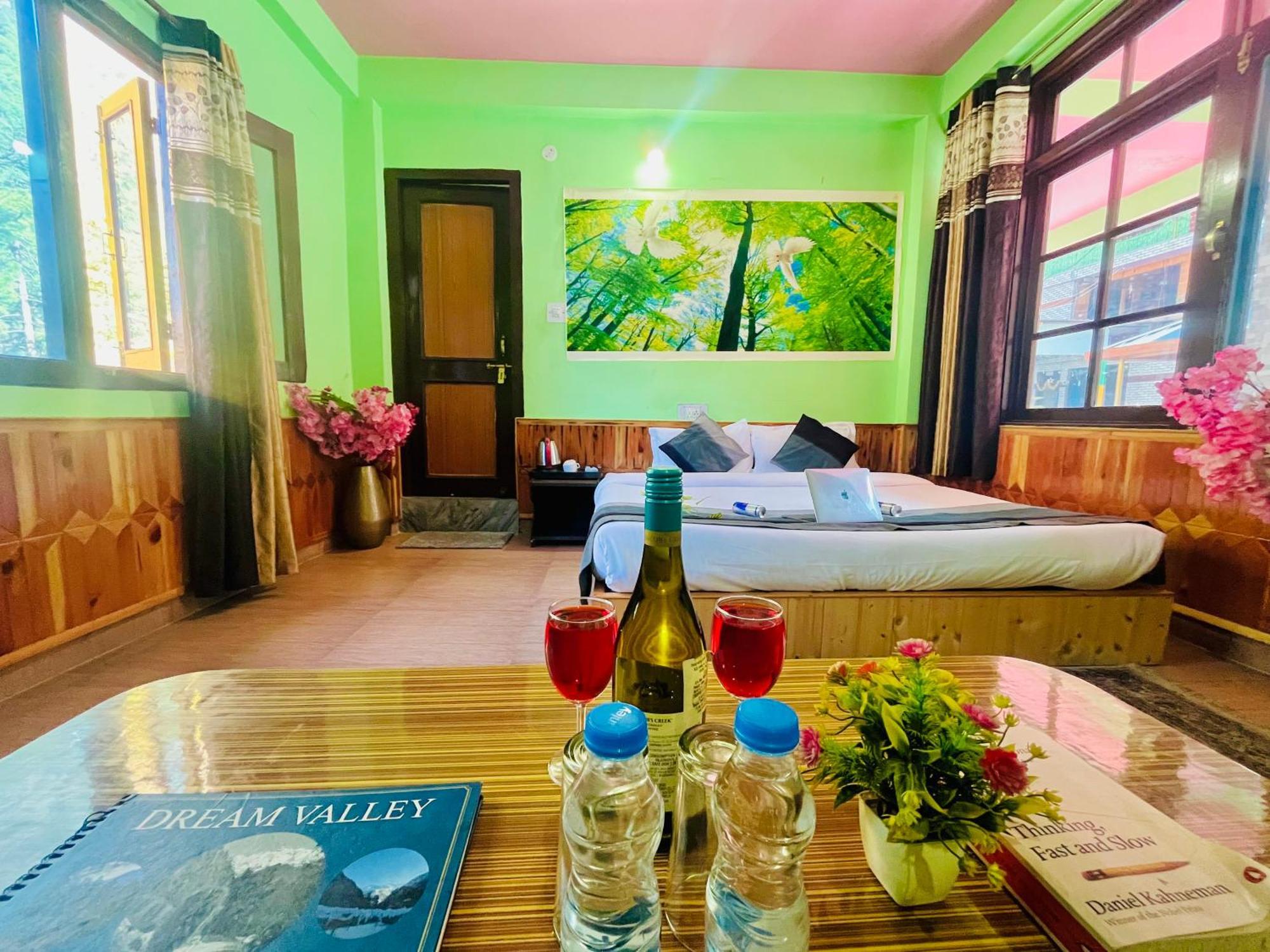 Russian Unit Kasol By Valley Exterior photo